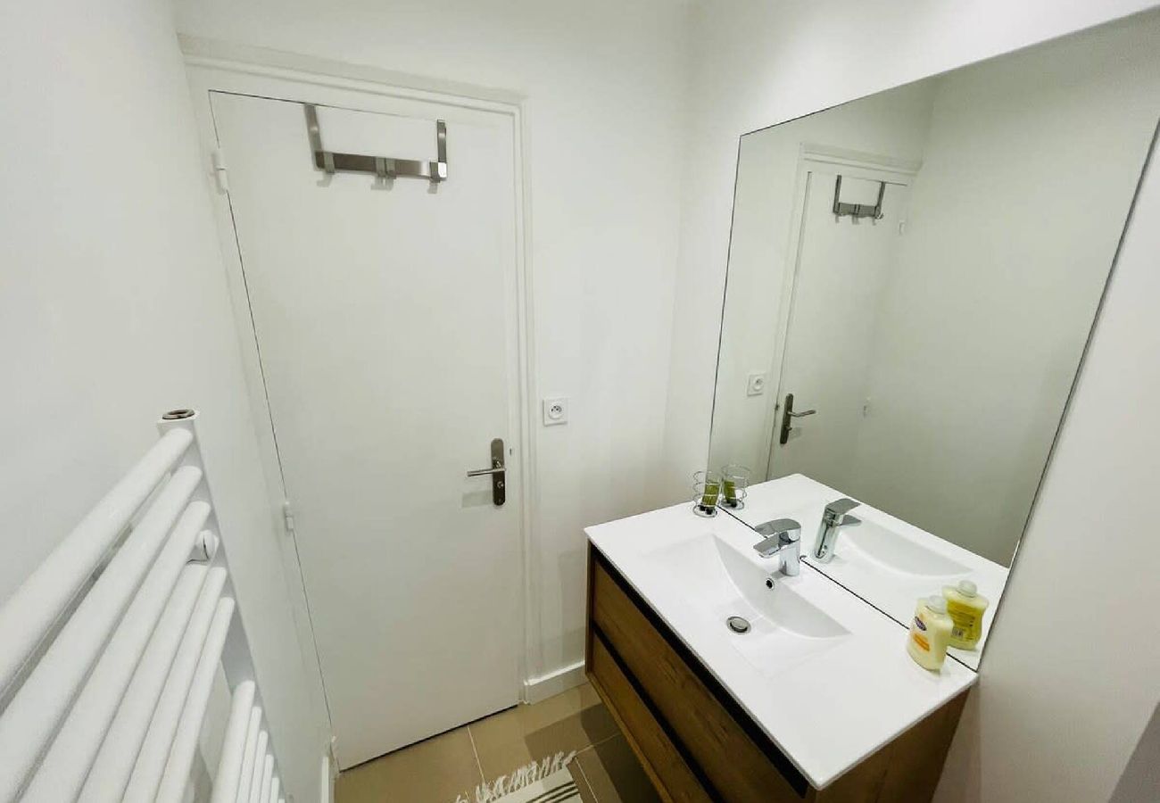 Apartment in La Rochelle - Le Cordeliers Confort - Parking Wifi 