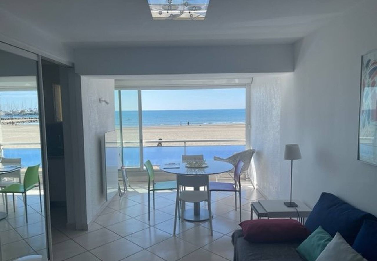 Apartment in Palavas-les-Flots - Première ligne, t2 cabine pour 4 N123 