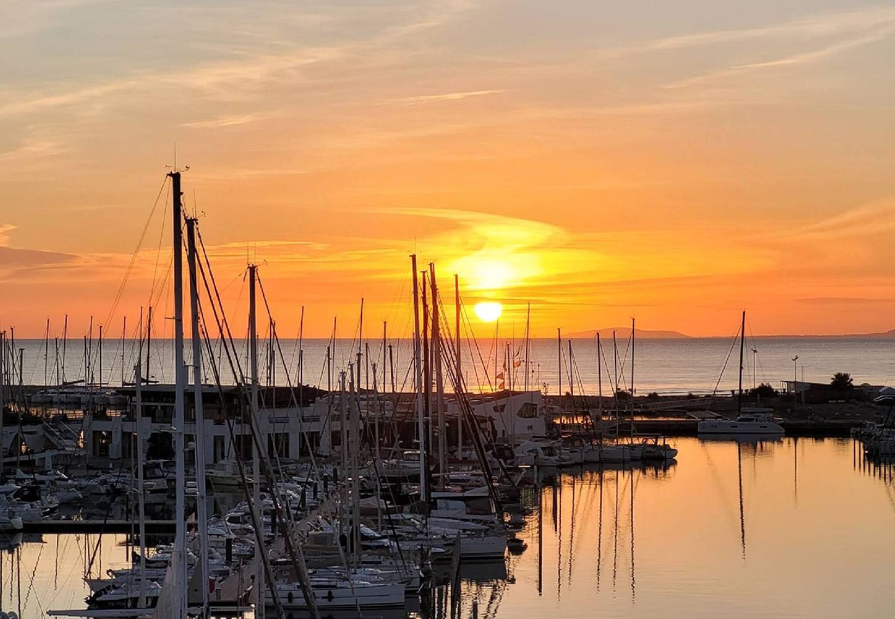 Apartment in La Grande-Motte - Quartier du port, t4 pour 8 personnes N12