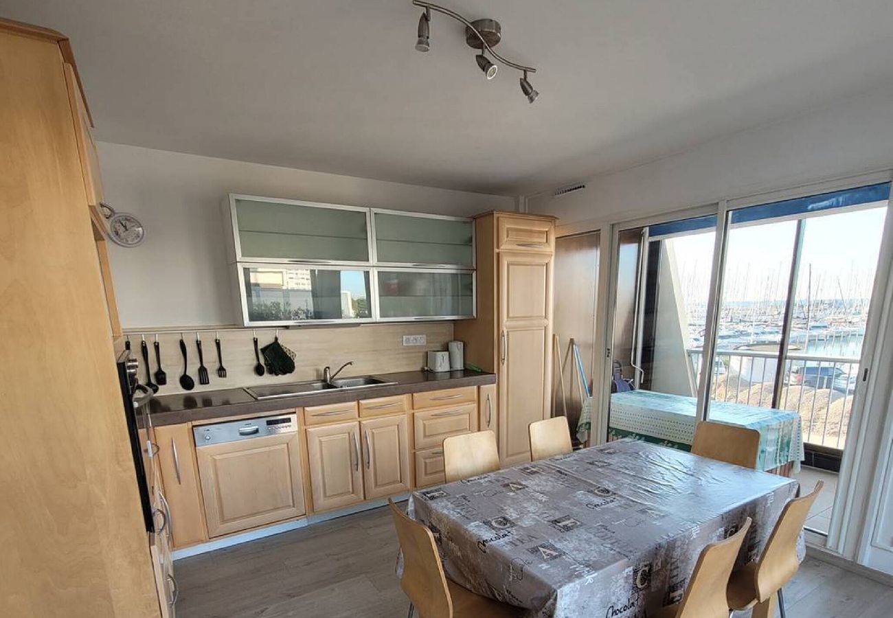 Apartment in La Grande-Motte - Quartier du port, t4 pour 8 personnes N12