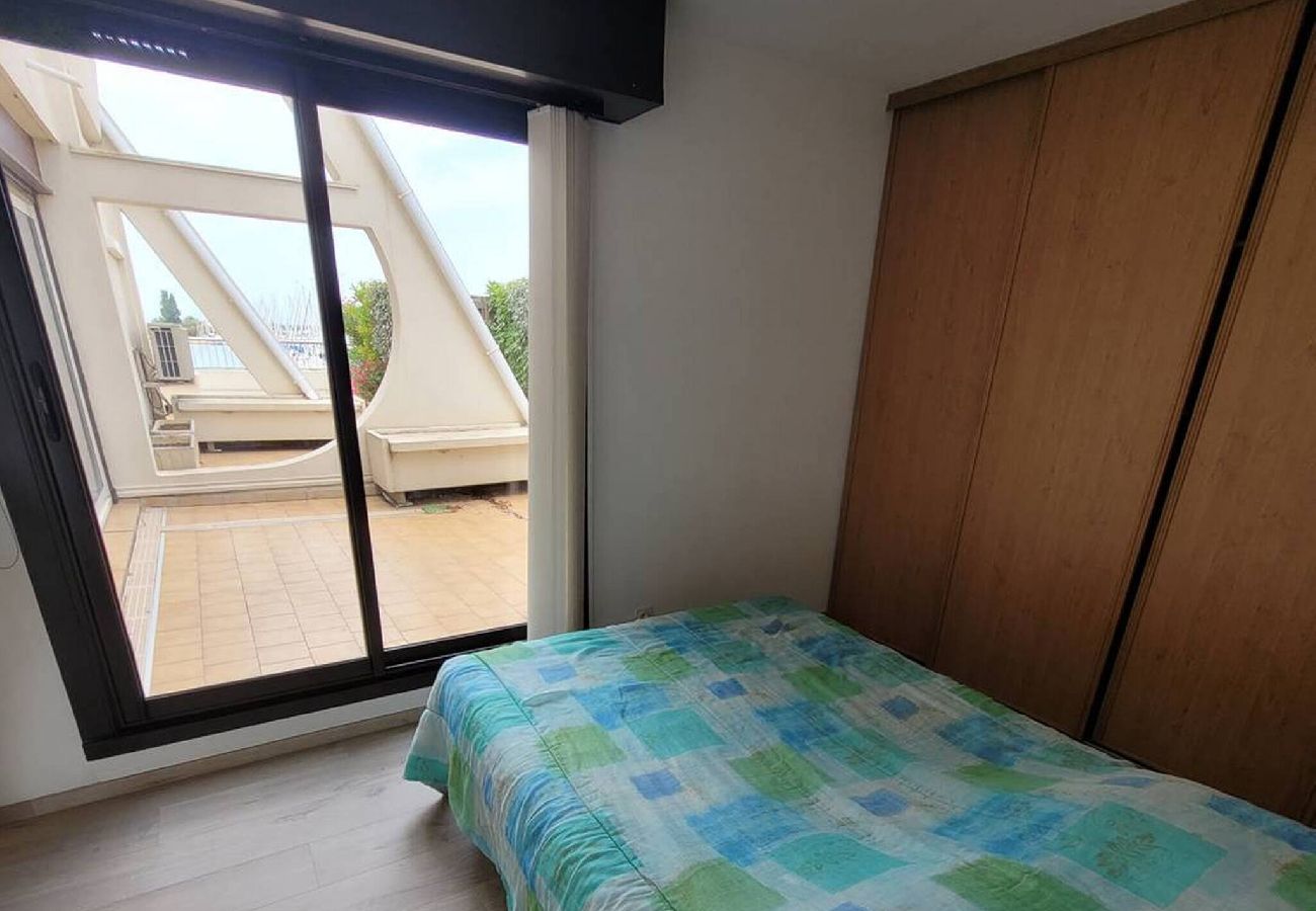 Apartment in La Grande-Motte - Quartier du port, t4 pour 8 personnes N12