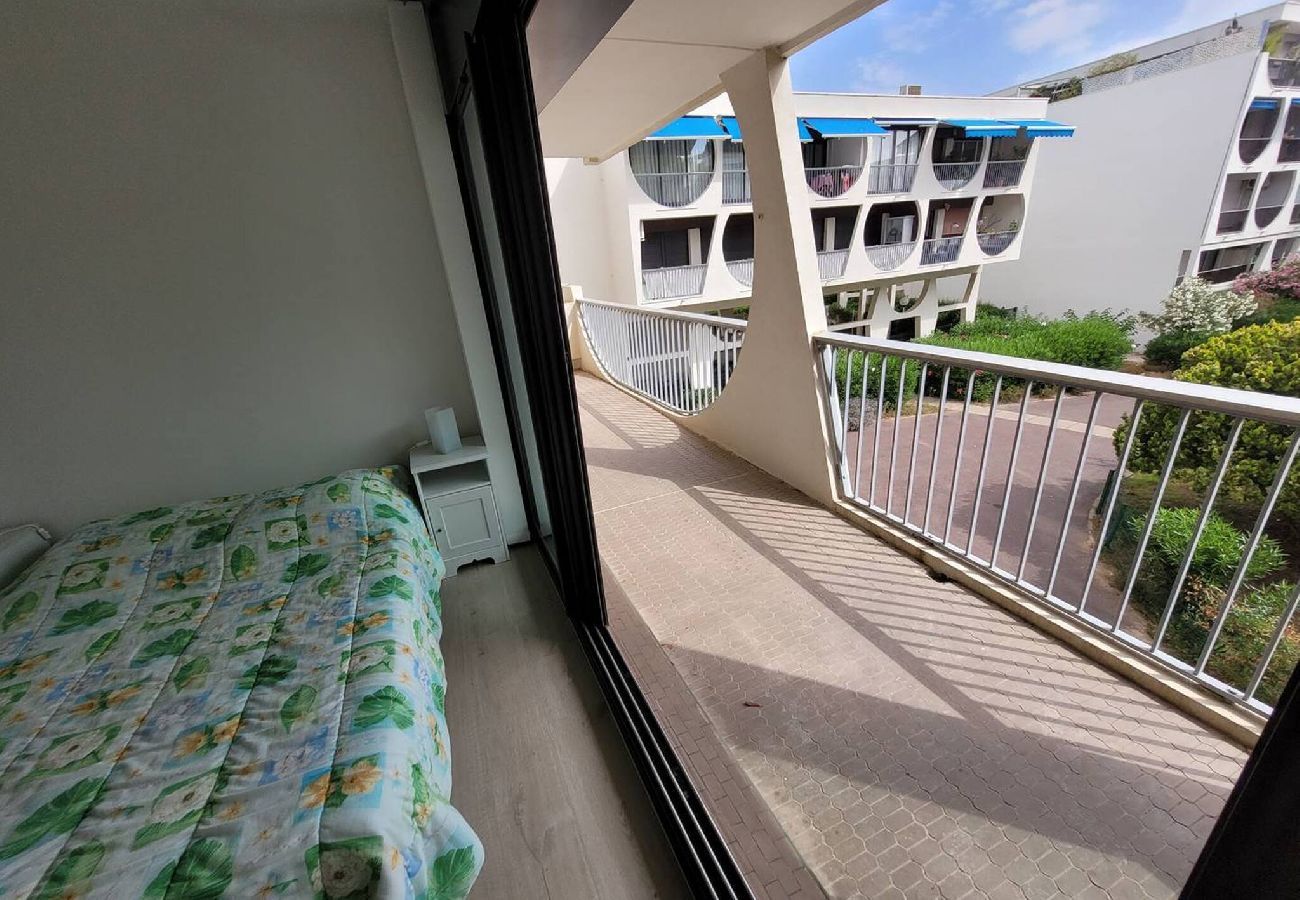 Apartment in La Grande-Motte - Quartier du port, t4 pour 8 personnes N12