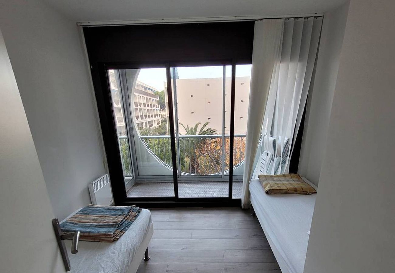 Apartment in La Grande-Motte - Quartier du port, t4 pour 8 personnes N12