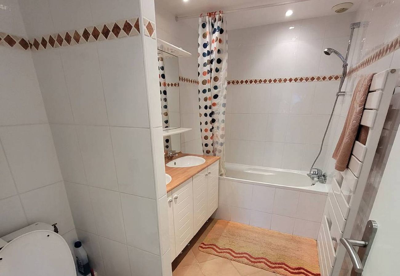 Apartment in La Grande-Motte - Quartier du port, t4 pour 8 personnes N12