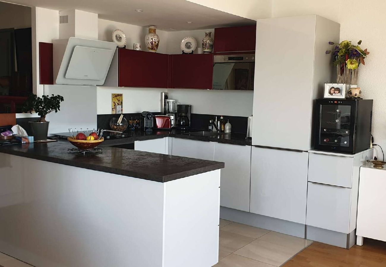 Apartment in La Grande-Motte - Coeur de ville, t2 cabine pour 4 N127