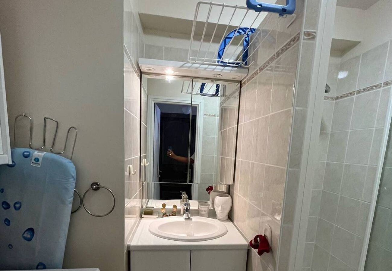 Apartment in La Grande-Motte - Coeur de ville, t2 cabine pour 4 N127