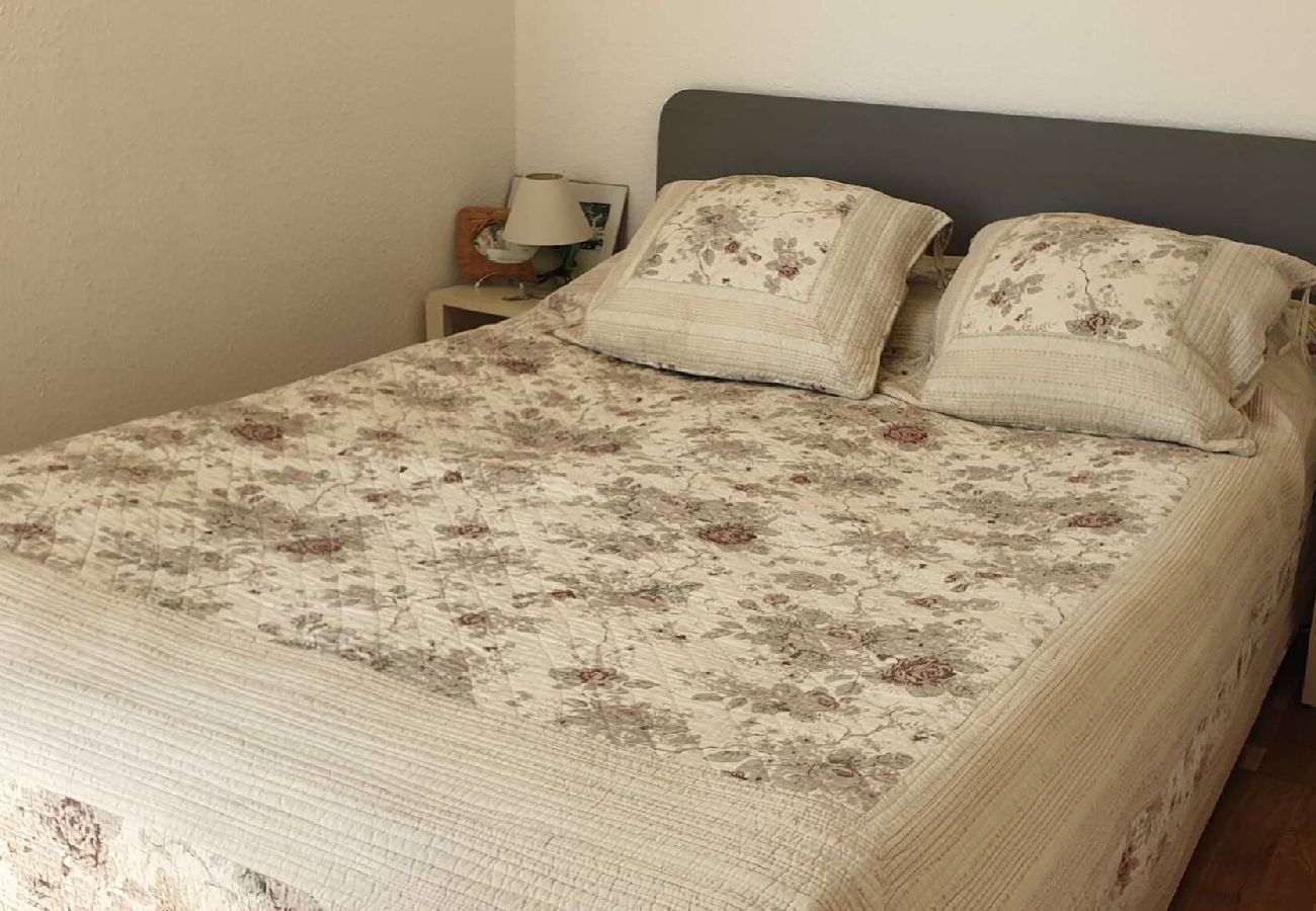 Apartment in La Grande-Motte - Coeur de ville, t2 cabine pour 4 N127