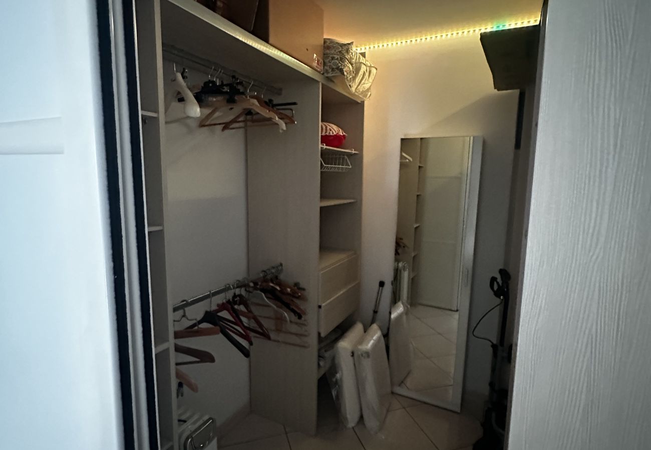 Apartment in La Grande-Motte - Le temple du soleil, proche plage N76