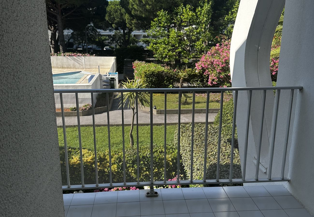 Apartment in La Grande-Motte - Appartement pour 4, piscine et parking N75