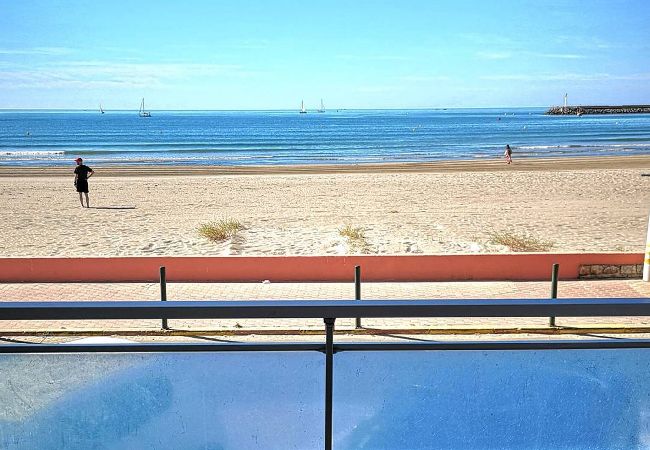 Appartement à Palavas-les-Flots - Première ligne, t2 cabine pour 4 N123