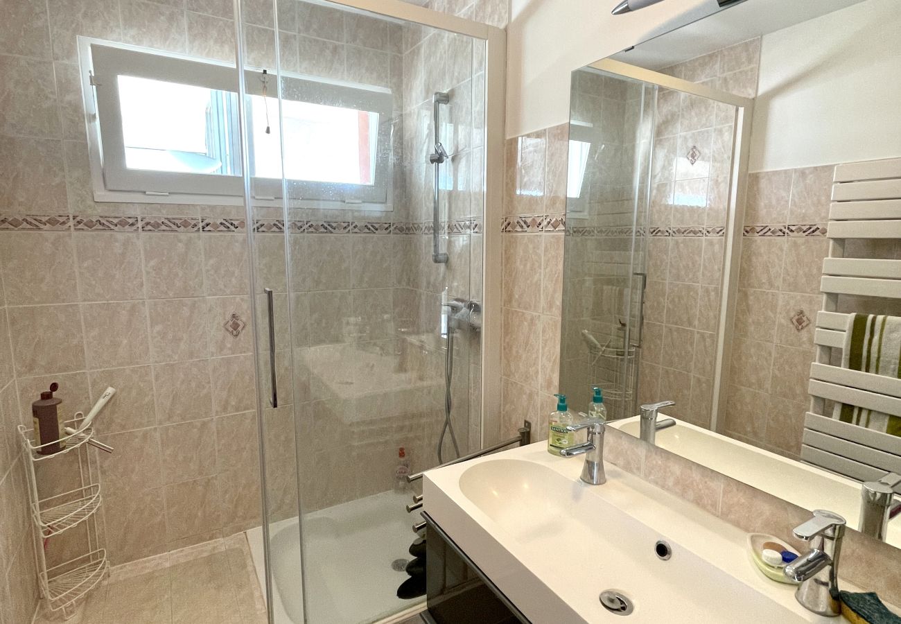 Appartement à La Grande-Motte - Résidence avec piscine, t4 pour 6 N113